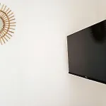 L'Escape Rue Calme - Free Parking Apartment *